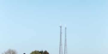 5G Expansion: Mobile Gaming and Streaming Revolution in Rural US? - Cover Image